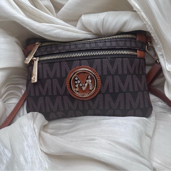 MKF Women PU Leather Shoulder Small Pocketbook Messenger  Black Crossbody Bag - Picture 6 of 7